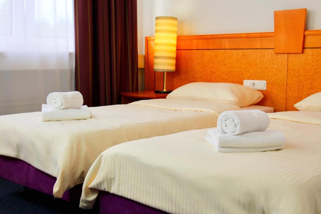 Parkhotel Viktoria Velten Luaran gambar